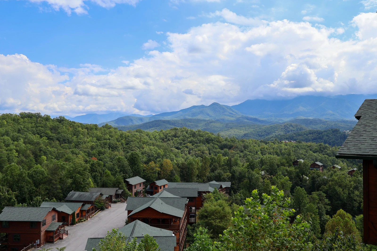 POOL VIEW LODGE