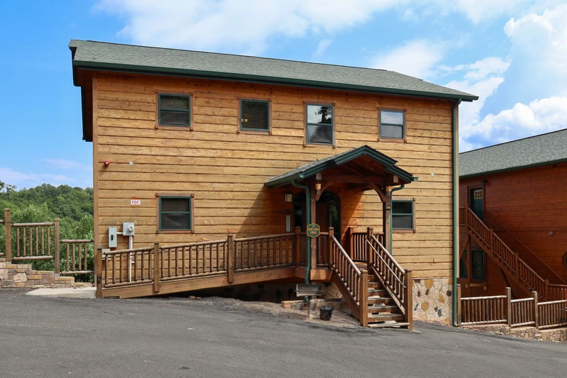 POOL VIEW LODGE