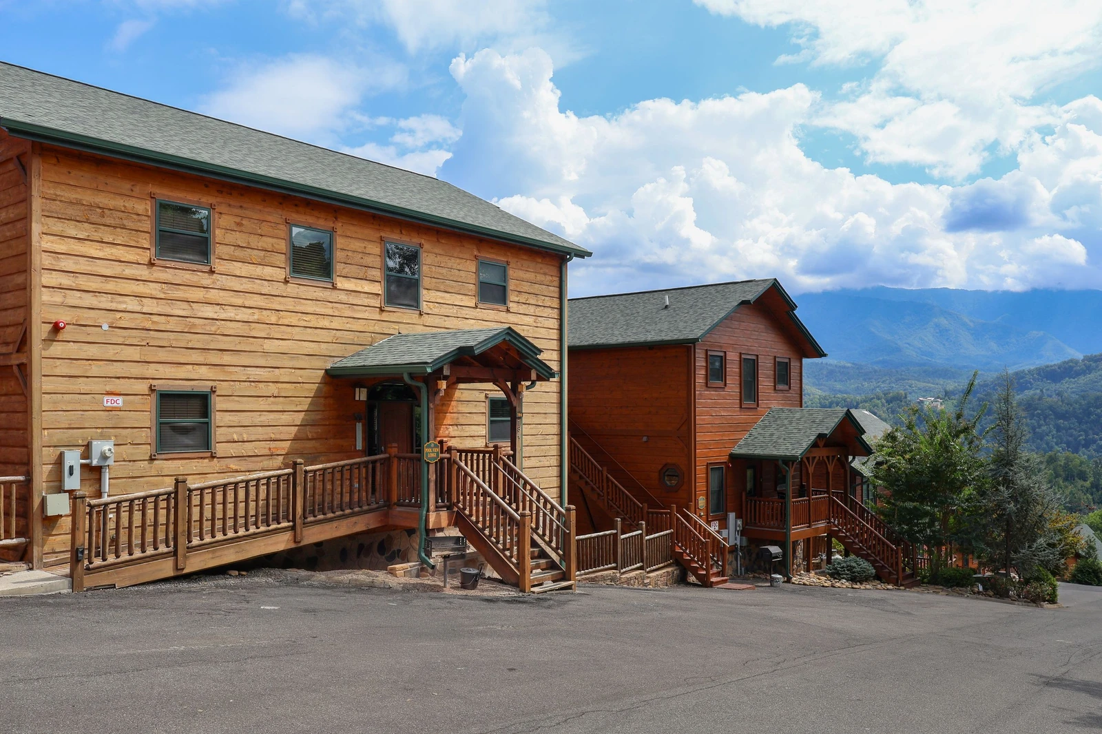 POOL VIEW LODGE