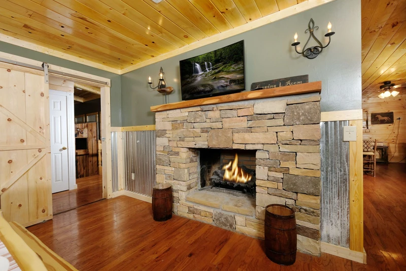 PIONEER TRAIL RETREAT