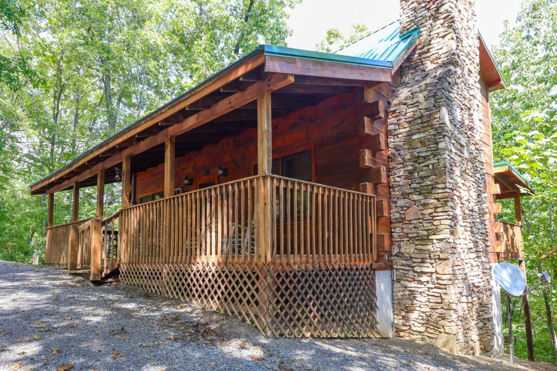 COVE CREEK LODGE