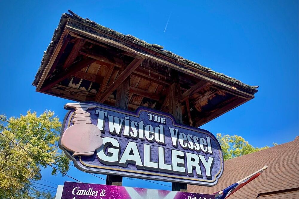 Twisted Vessel Art Gallery in Pigeon Forge